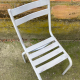 14 metal bistro chairs