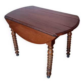 Round solid wood shutter table