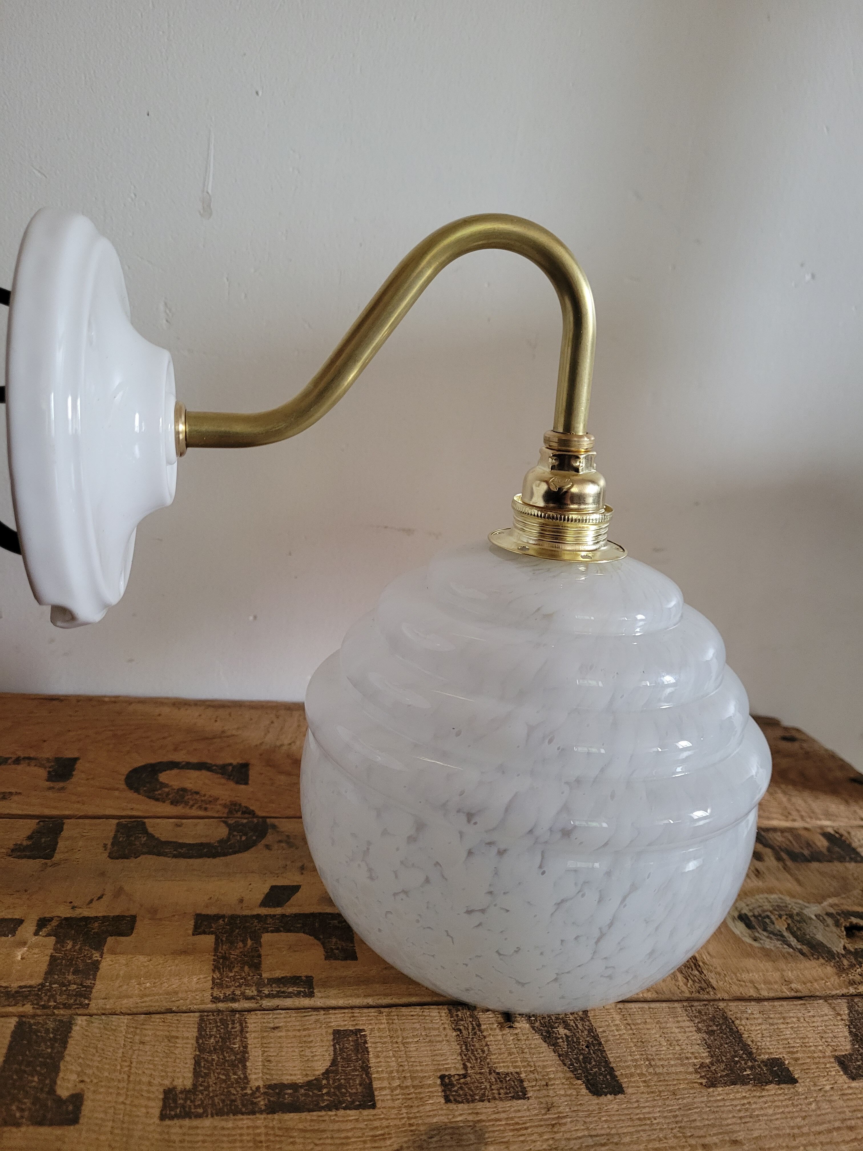 Clichy glass wall lamp