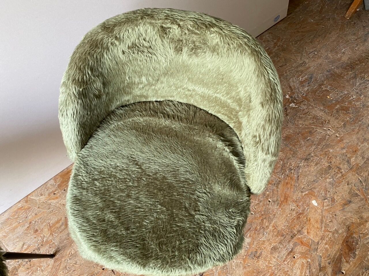 Pair of muvy chairs