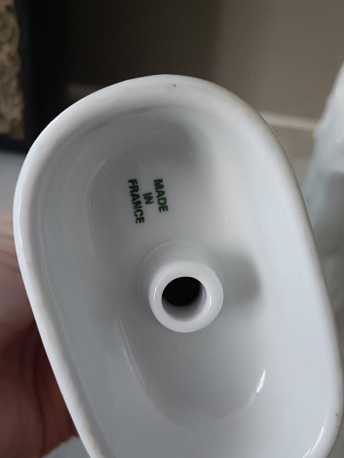 Paire de Merlions en porcelaine blanche française