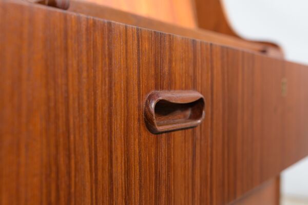 Commode en teck des années 60 avec coiffeuse.