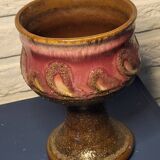 Cache pot sur pied