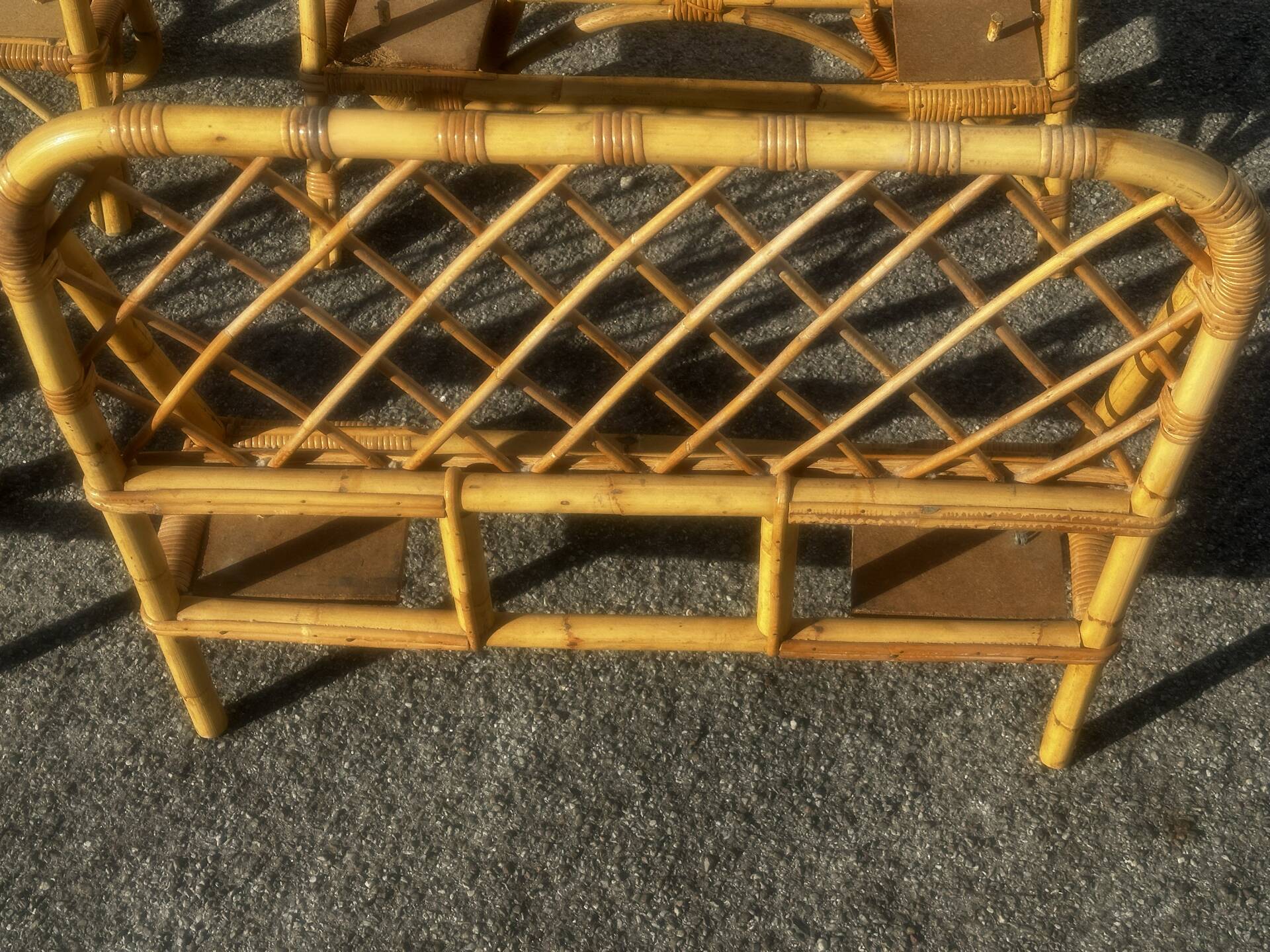 Pair of vintage single beds in rattan, 1970s.