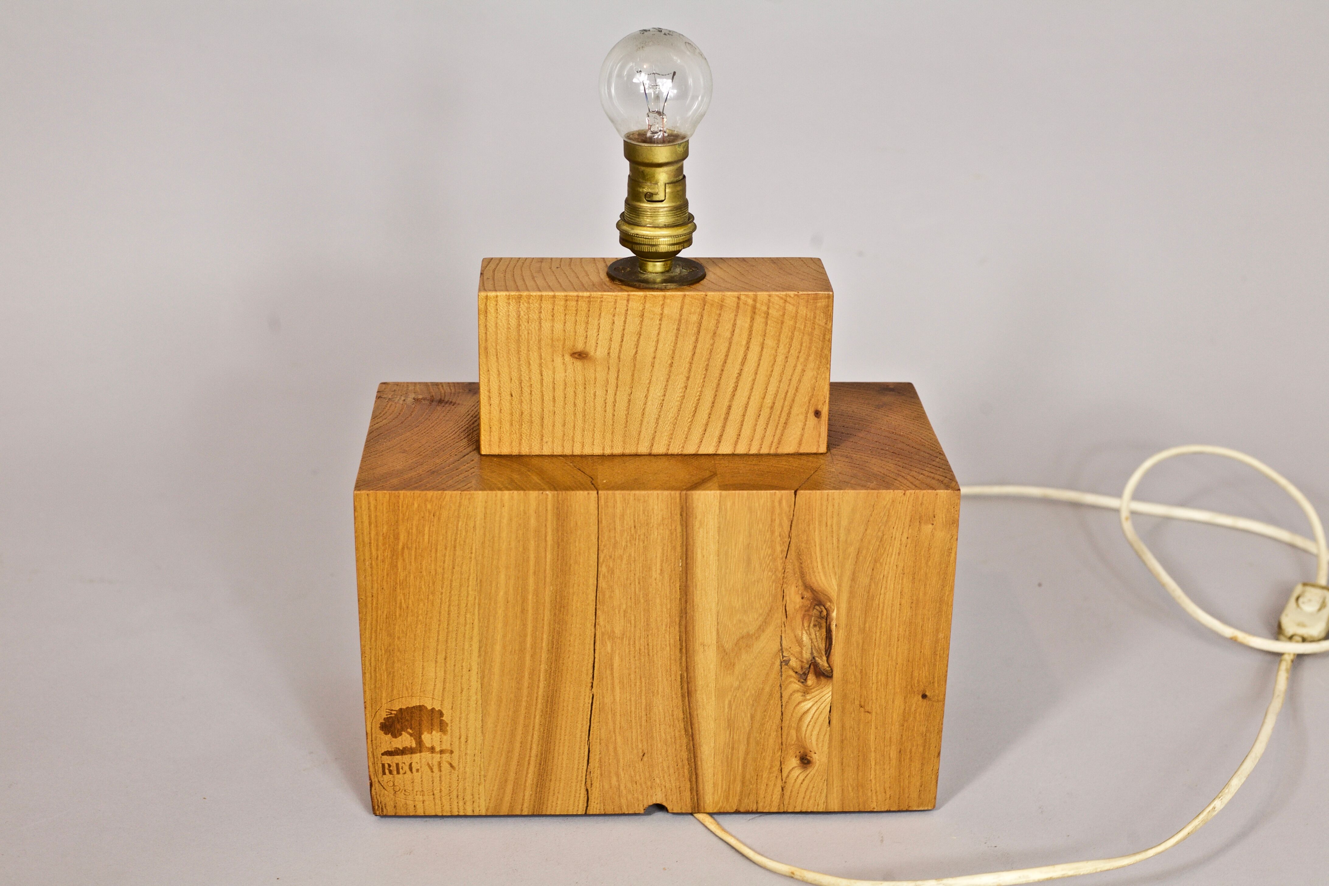 Constructivist wooden lamp edited by the House renewed circa 1970