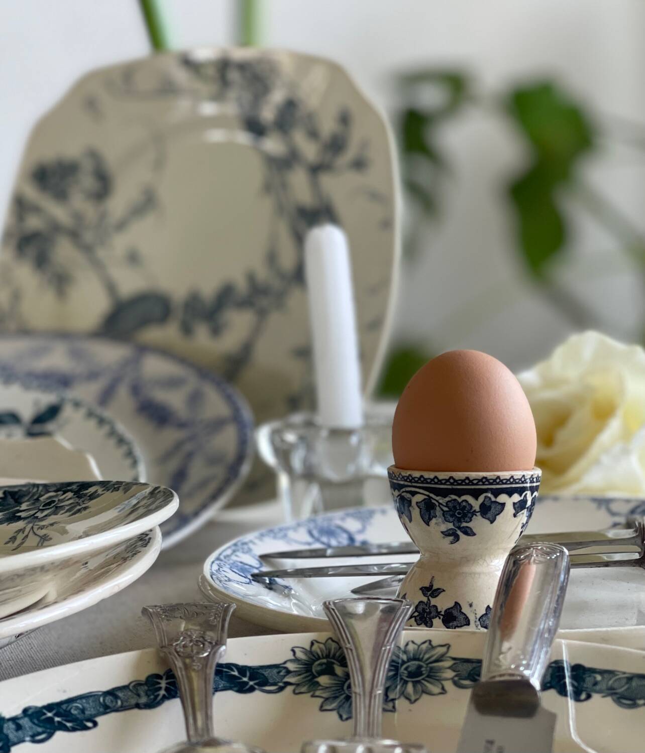 9 mismatched blue ironstone plates