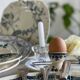 9 assiettes dépareillées en terre de fer bleue