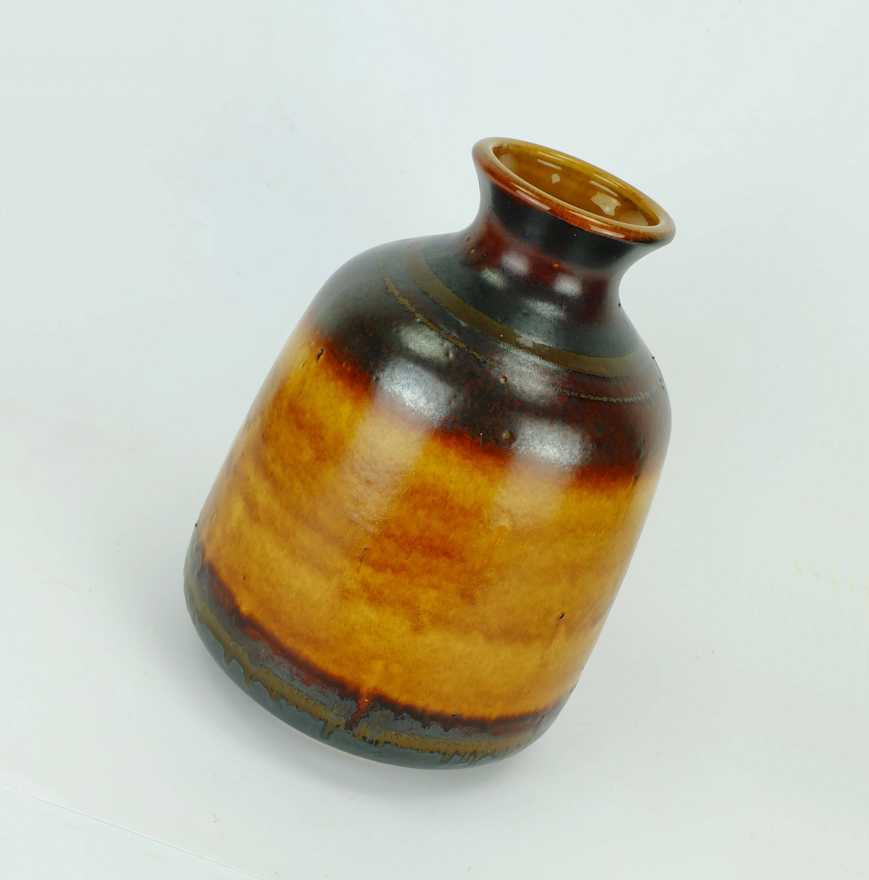 large 60s VASE ceramic model no. 1109/1 amber with red and brown