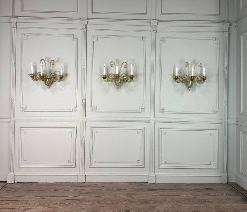 Venetian wall light in gilded Murano glass, circa 1940, set of five available.