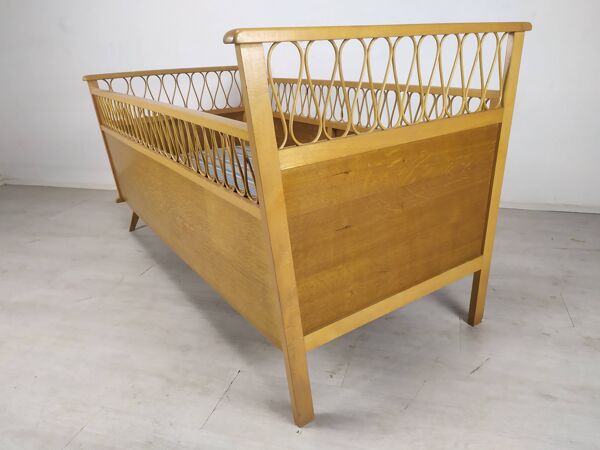 Lit enfant rotin vintage