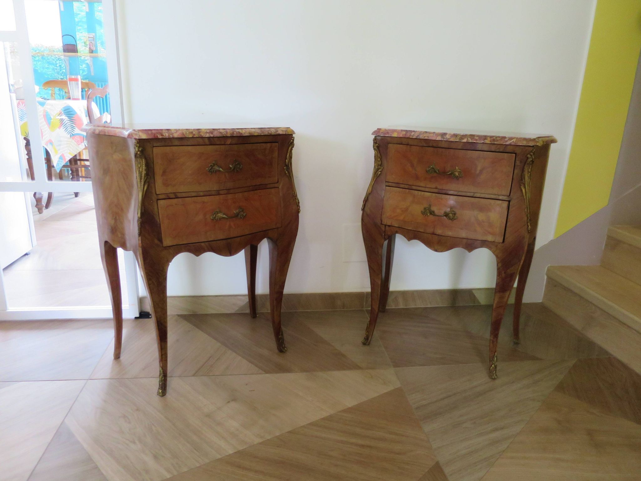 Paire de 2 chevets-louis xv-marqueterie-2 tiroirs-marbre rose