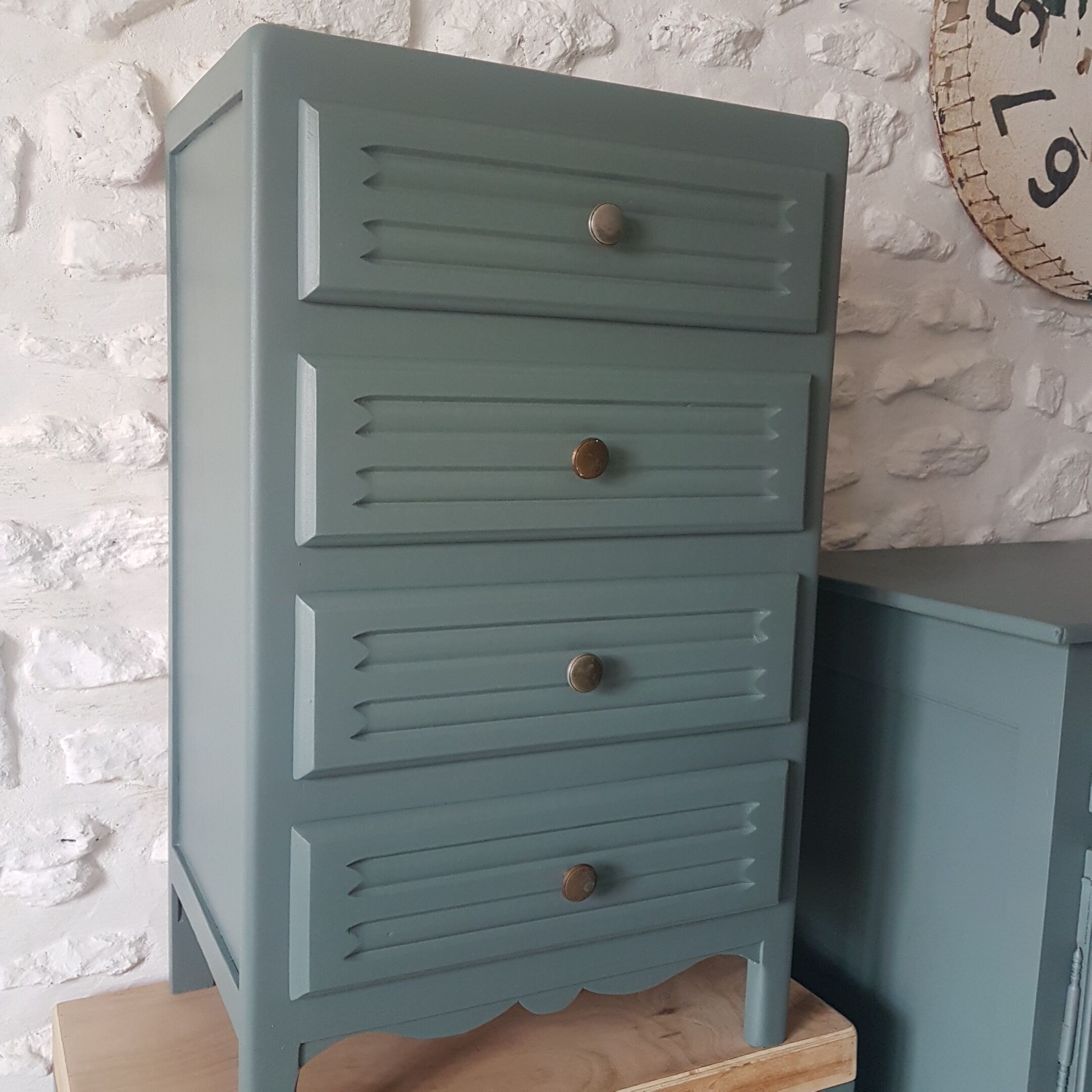 Vintage chest of drawers