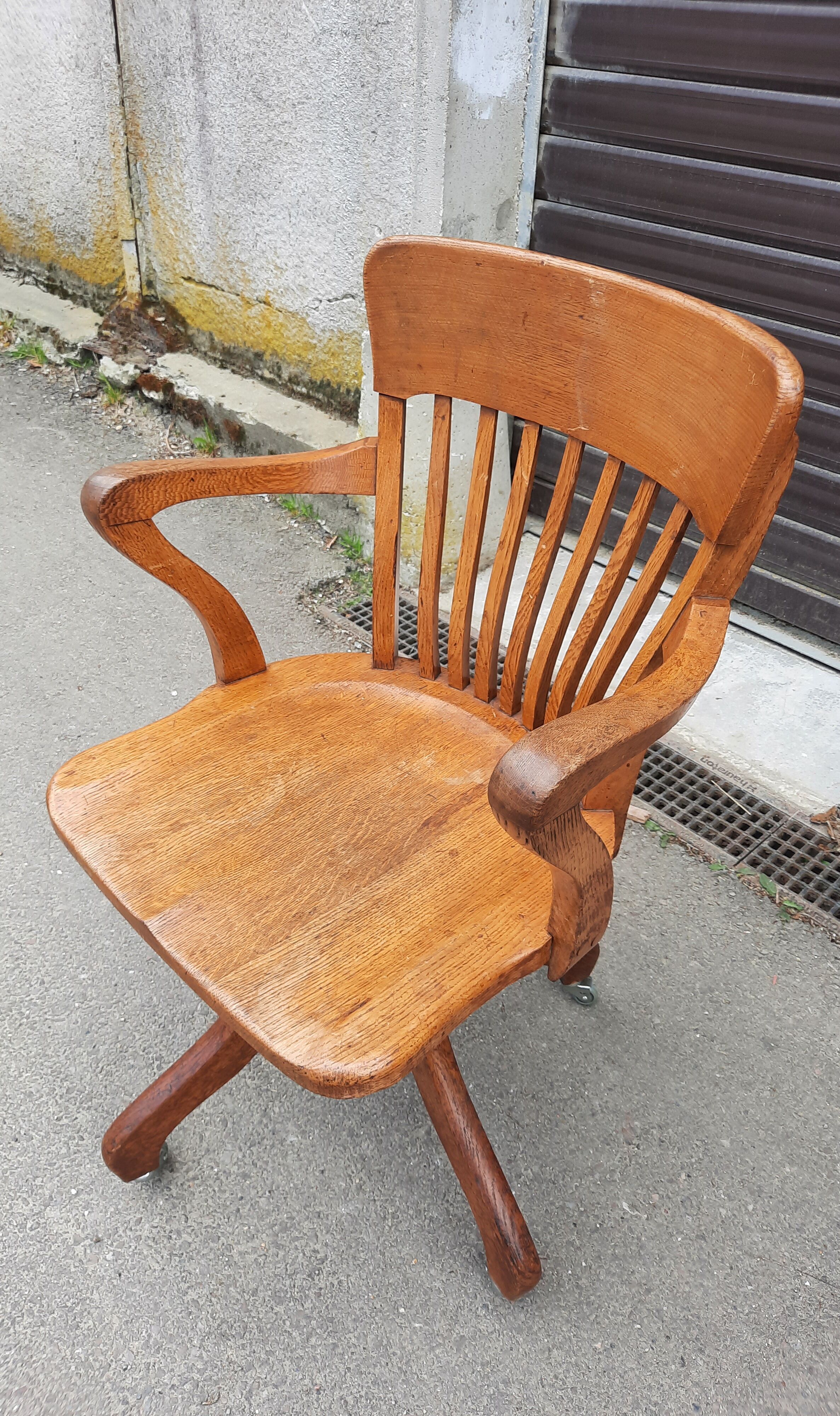 Bureau américain en chêne et son fauteuil