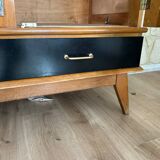 Two-tone compass foot wardrobe