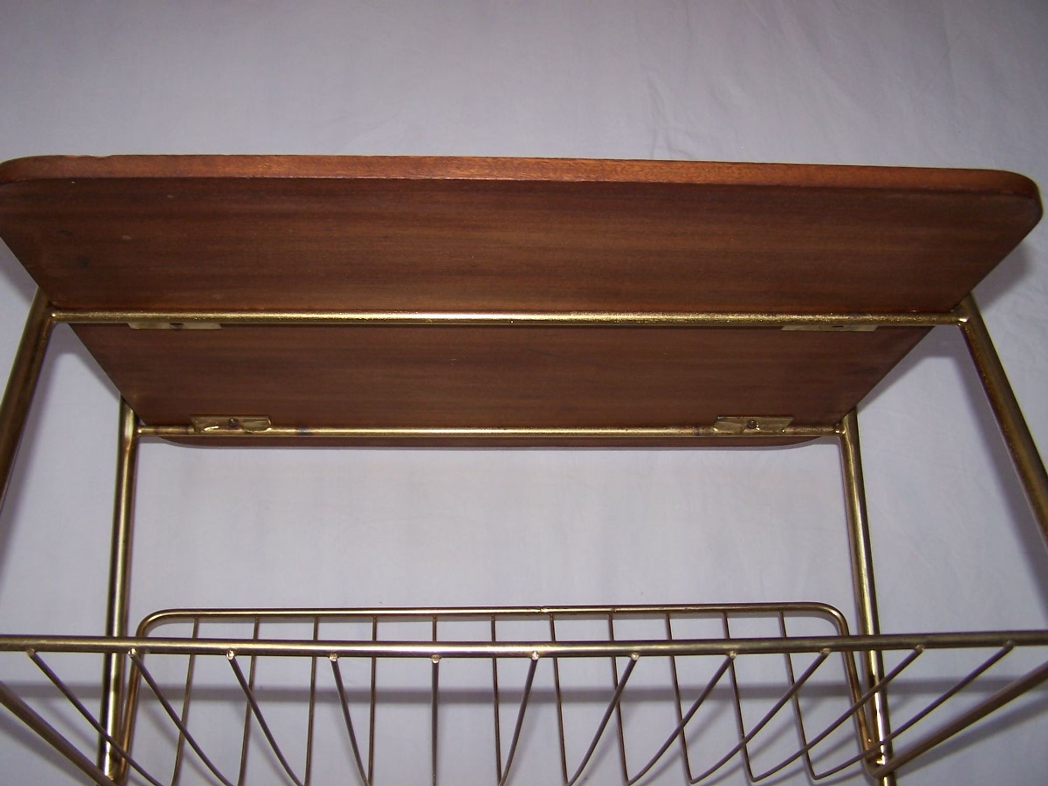 Occasional door-vinyls and magazine rack in the 1950s furniture