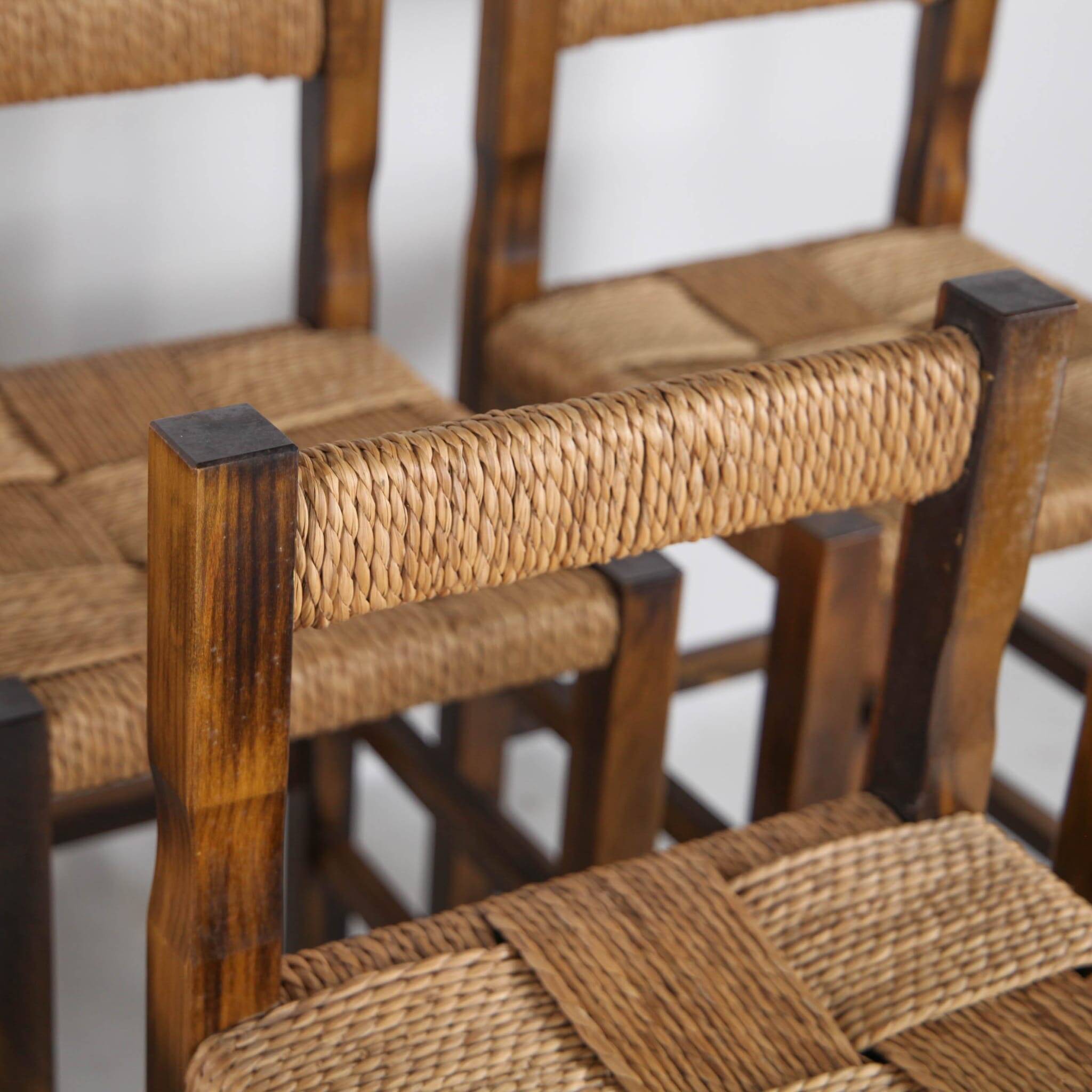 Suite de 8 tabourets en corde