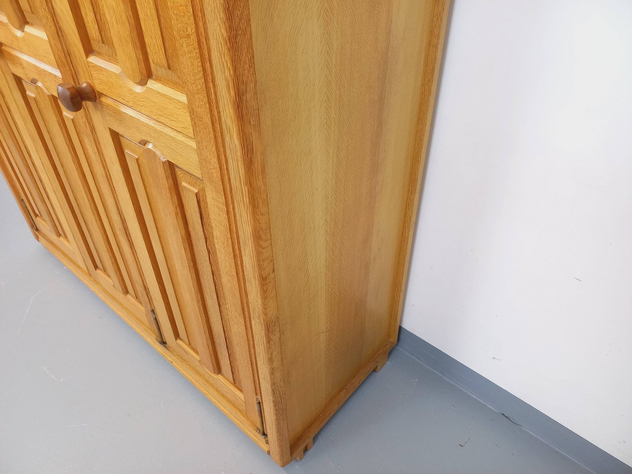 Vintage Guillerme et Chambron wardrobe in solid oak from the 60s