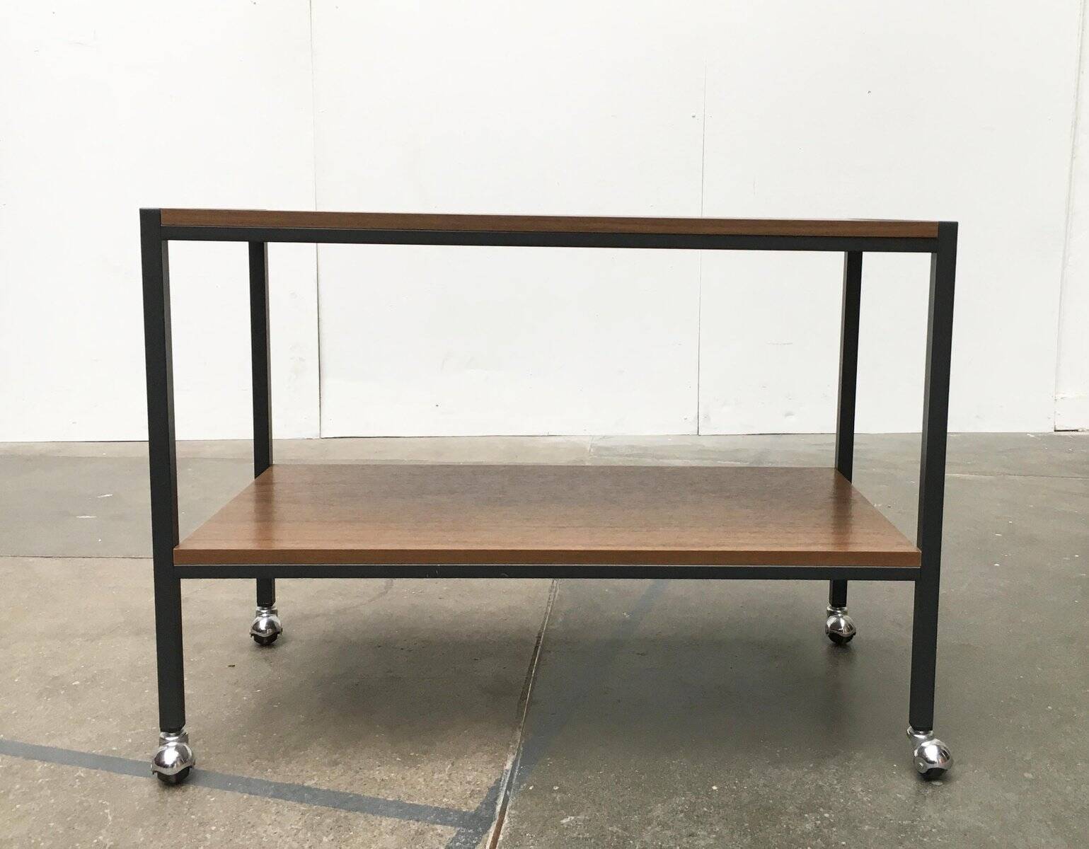 Chariot de bar minimaliste en teck du milieu du siècle