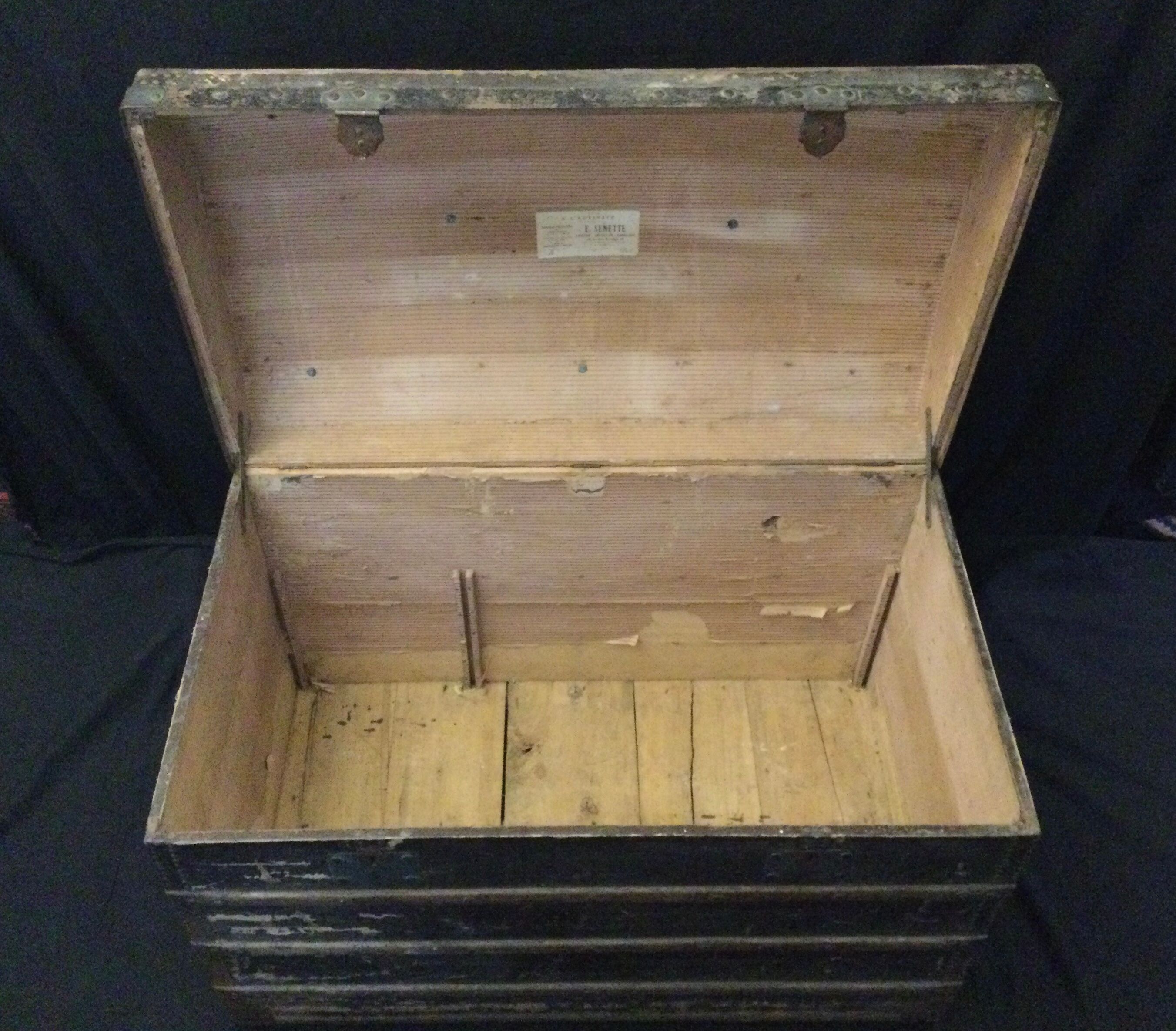 Old trunk E.Semette