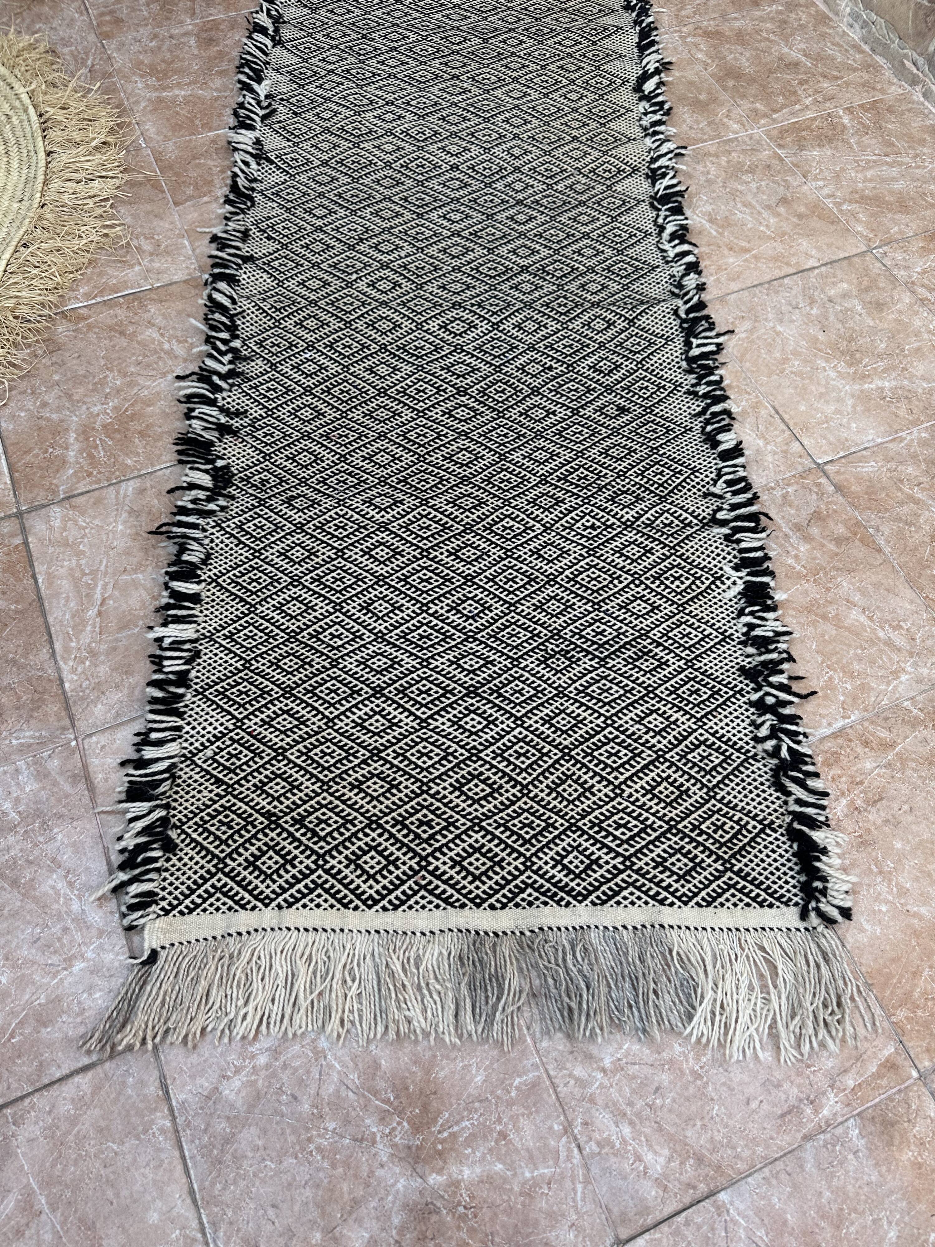 Moroccan rug, Handmade wool rug, Solid rug, Moroccan runner rug, zanafi runner