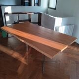 Oak table top with tempered glass legs – in perfect condition.