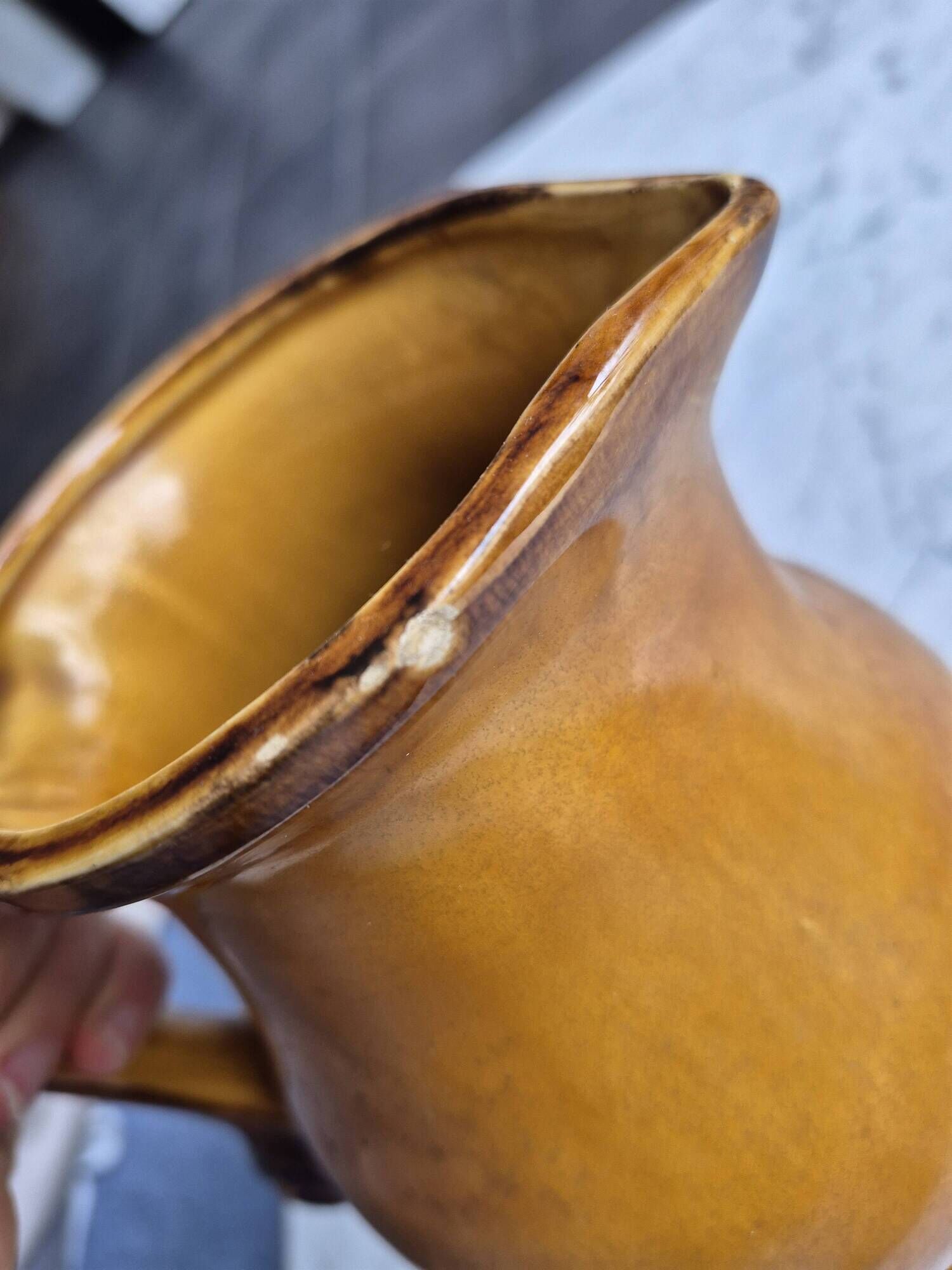 Vintage ochre yellow earthenware jug – Saint-Clément no. 7518 – Vase carafe