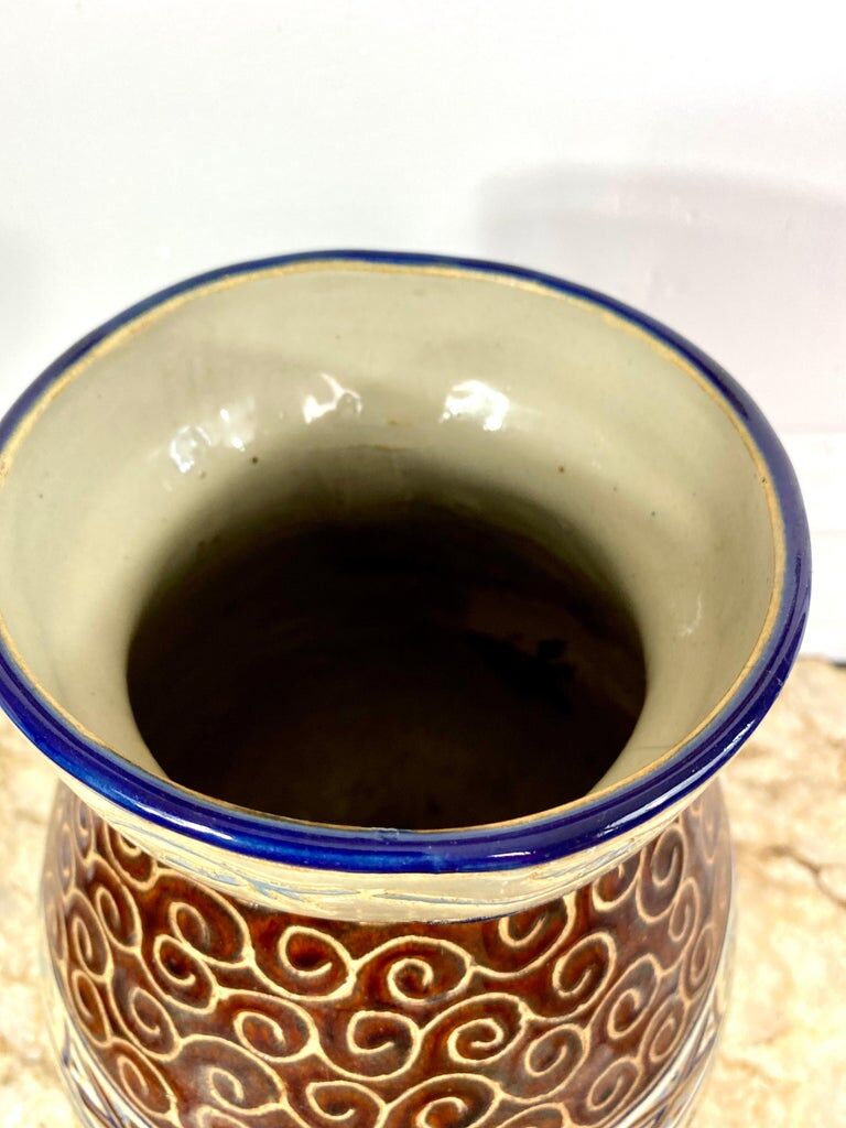 Glazed ceramic vase of the School of Bien-Hoa, Decorations of sages, circa 1930