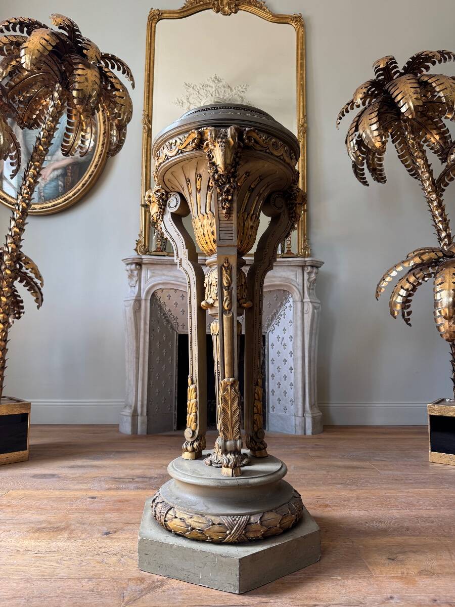 "Column 'to the goats' in Louis XVI style from the Napoleonic III period."