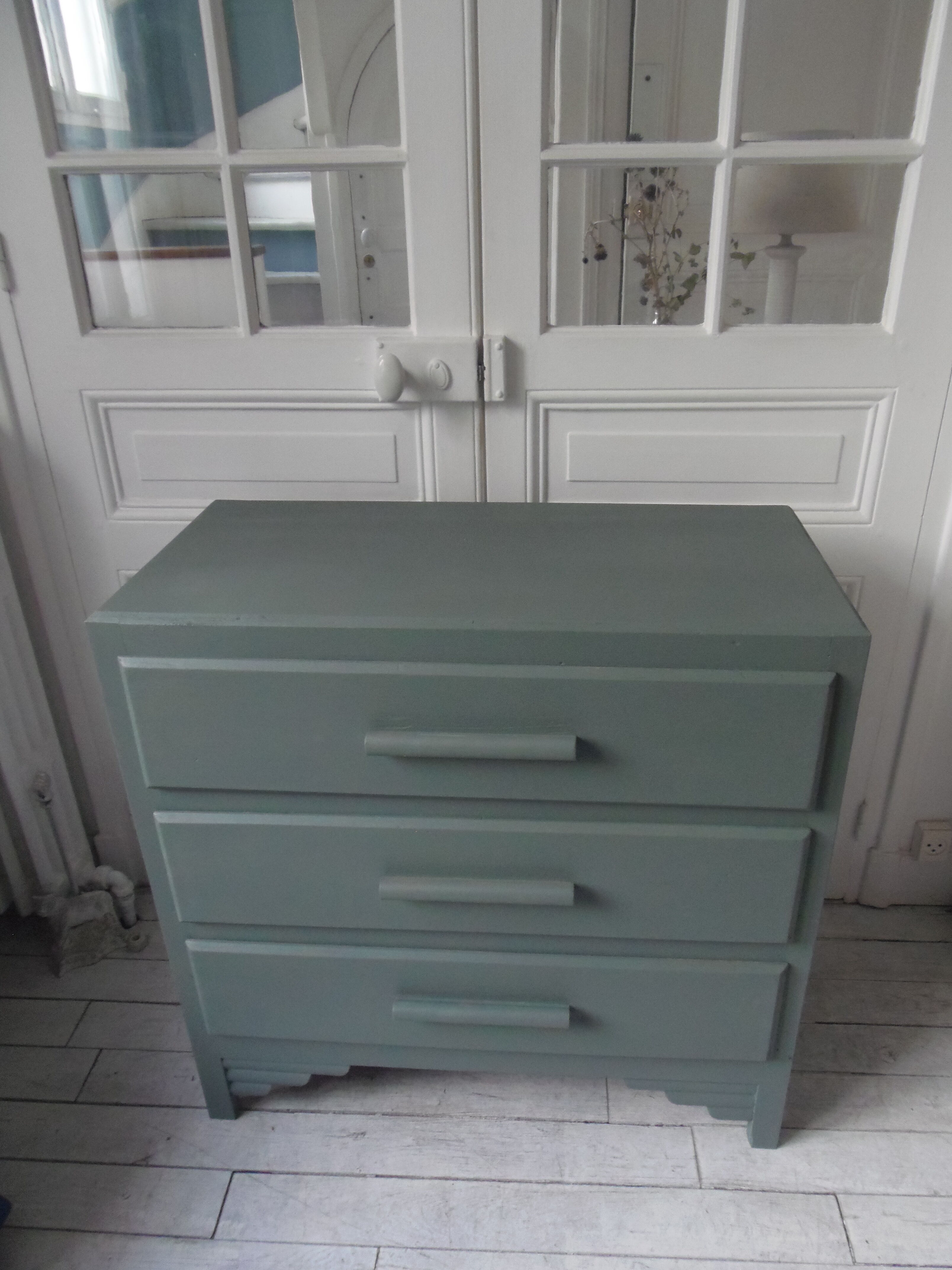 Vintage chest of drawers