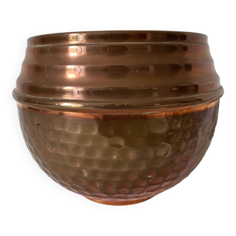 Villedieu hammered copper pot cover