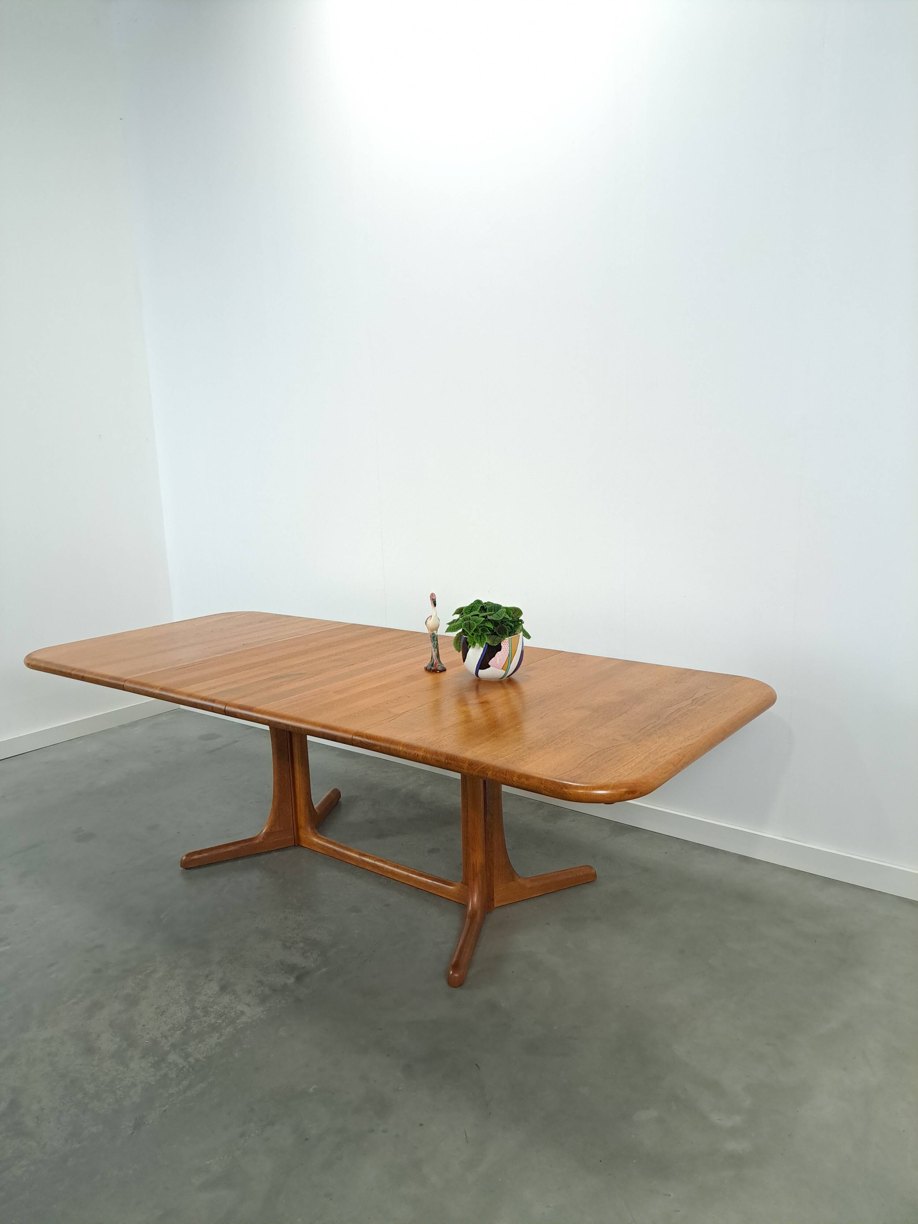 XL Deense uitschuifbare teak eettafel