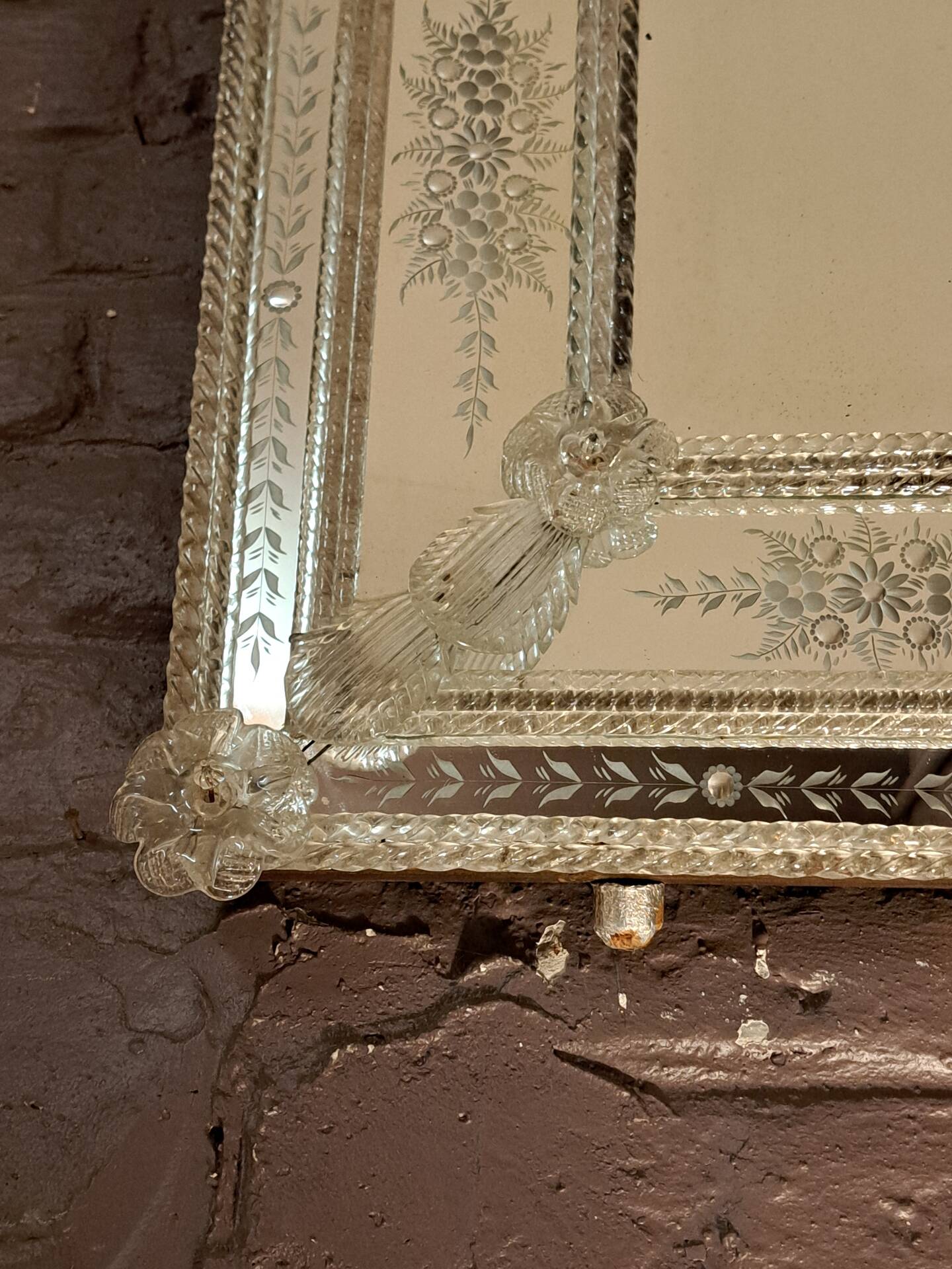 Venetian mirror with Murano glass frame
