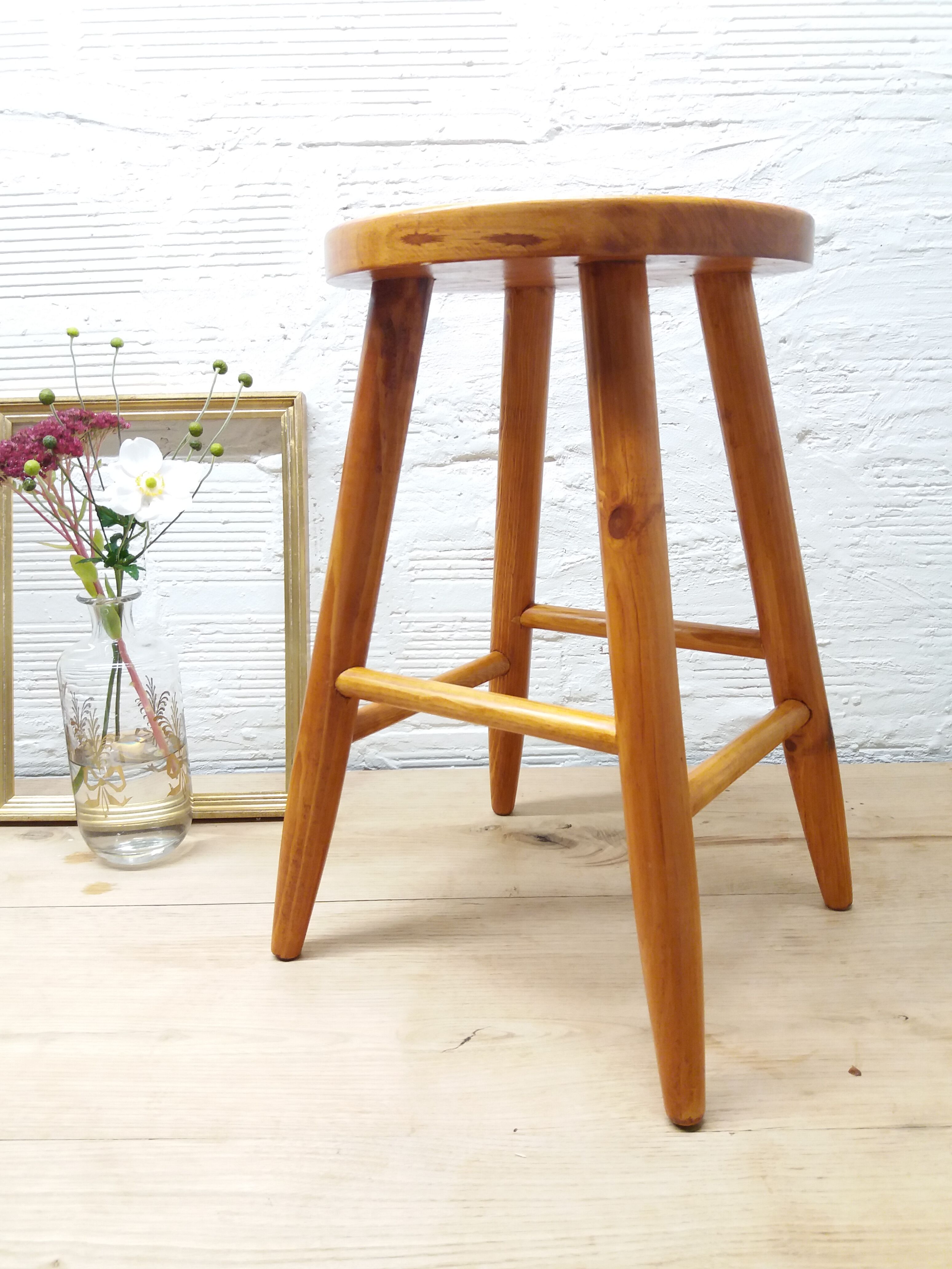 Light wood tabouret 70s