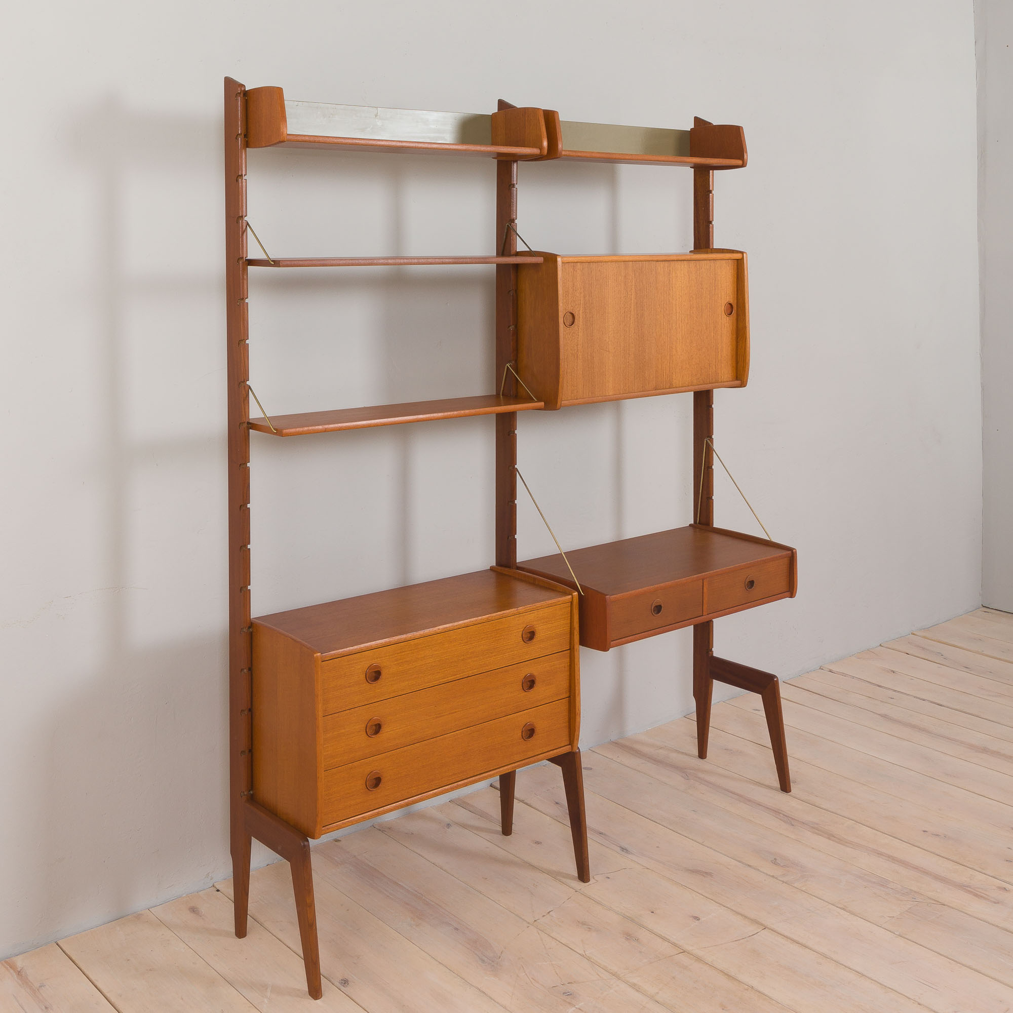 Scandinavian modern freestanding bookcase Ergo by John Texemon, Norway, 1960s.