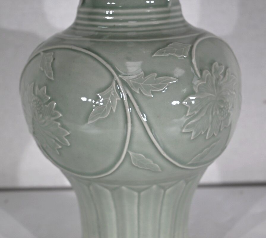Celadon vase from China – 1900