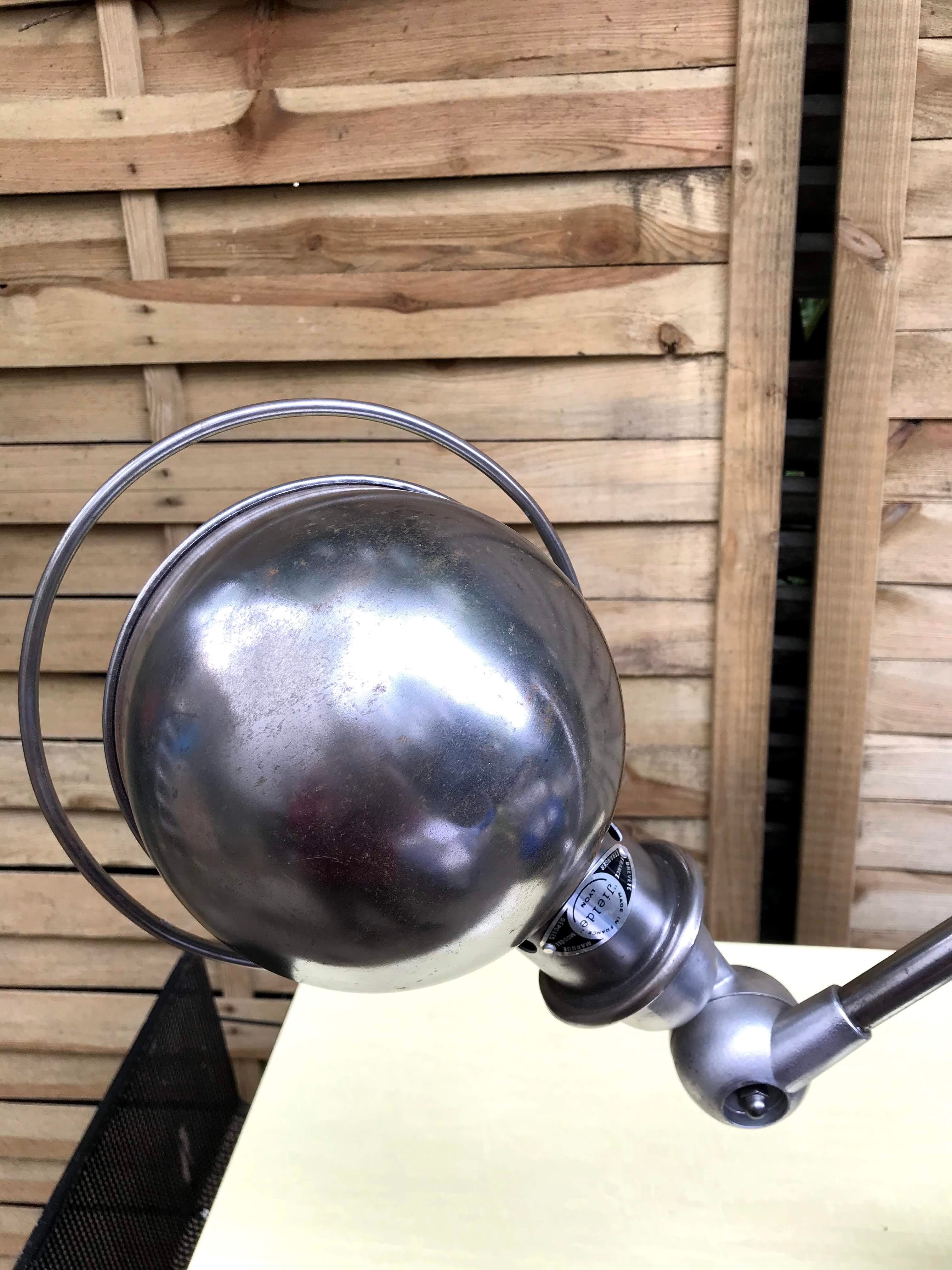 Jielde 2-arm lamp with 50/60 vice