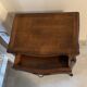Petite table d'appoint en bois