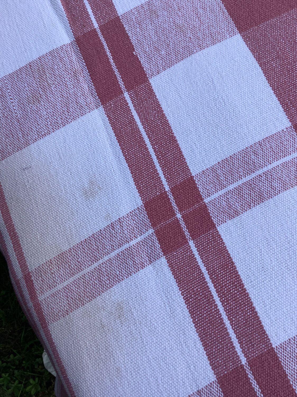 Tablecloth & 6 Vintage Linen Towels