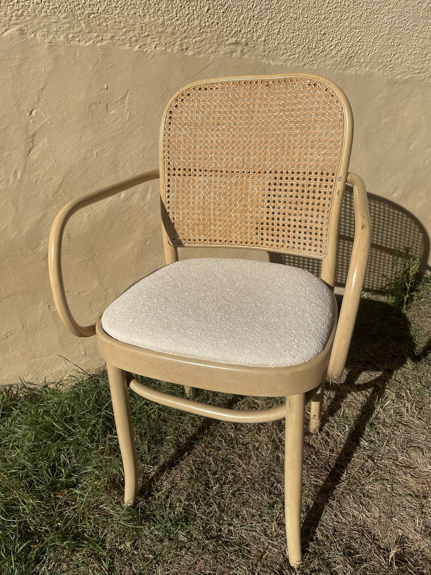 8 office armchair