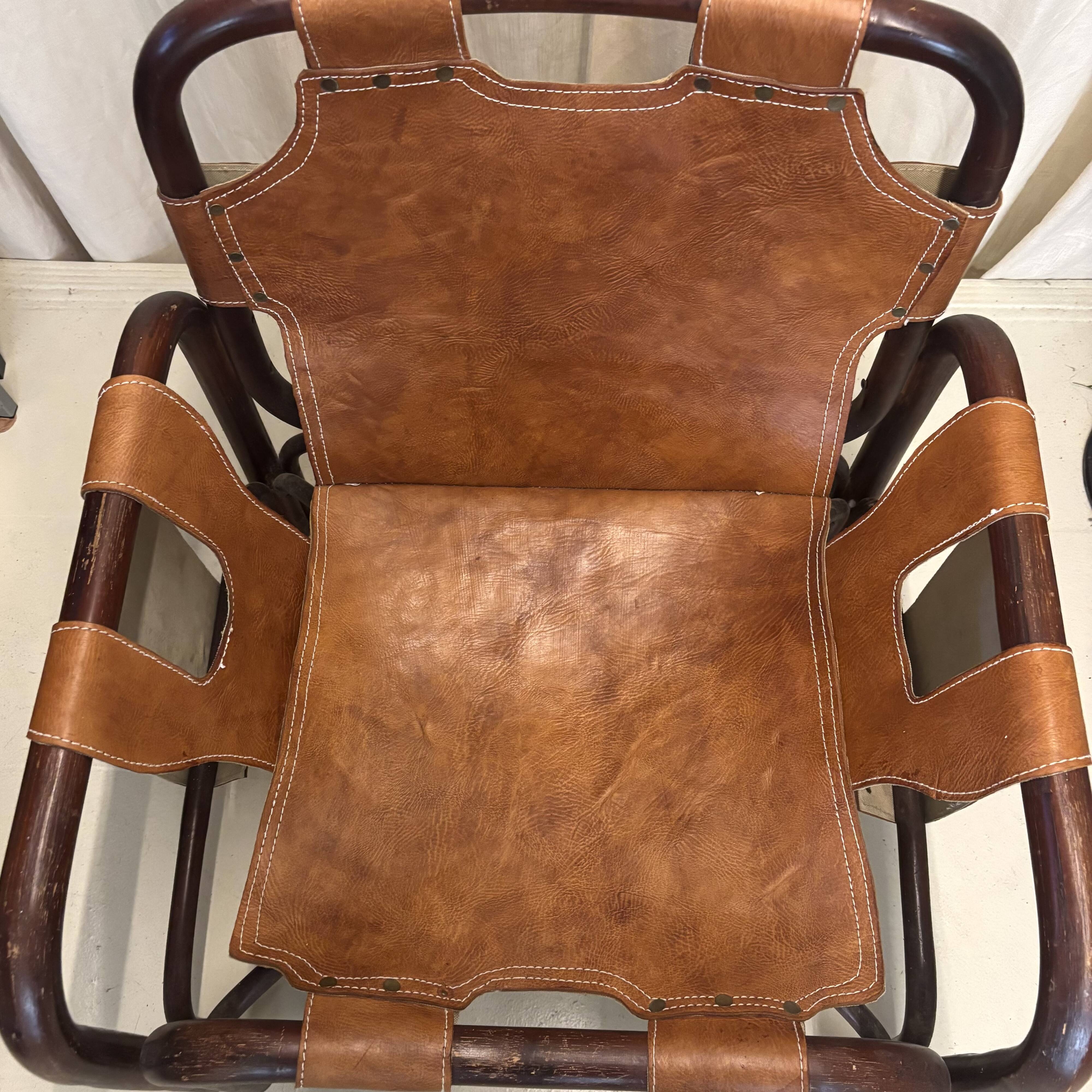 Paire de fauteuils en cuir et bambou Tito Agnoli
