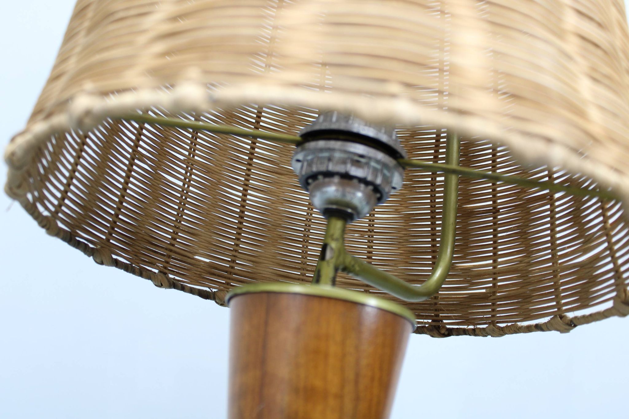 1960s Parker Knoll wooden table lamp with wicker shade, Britain