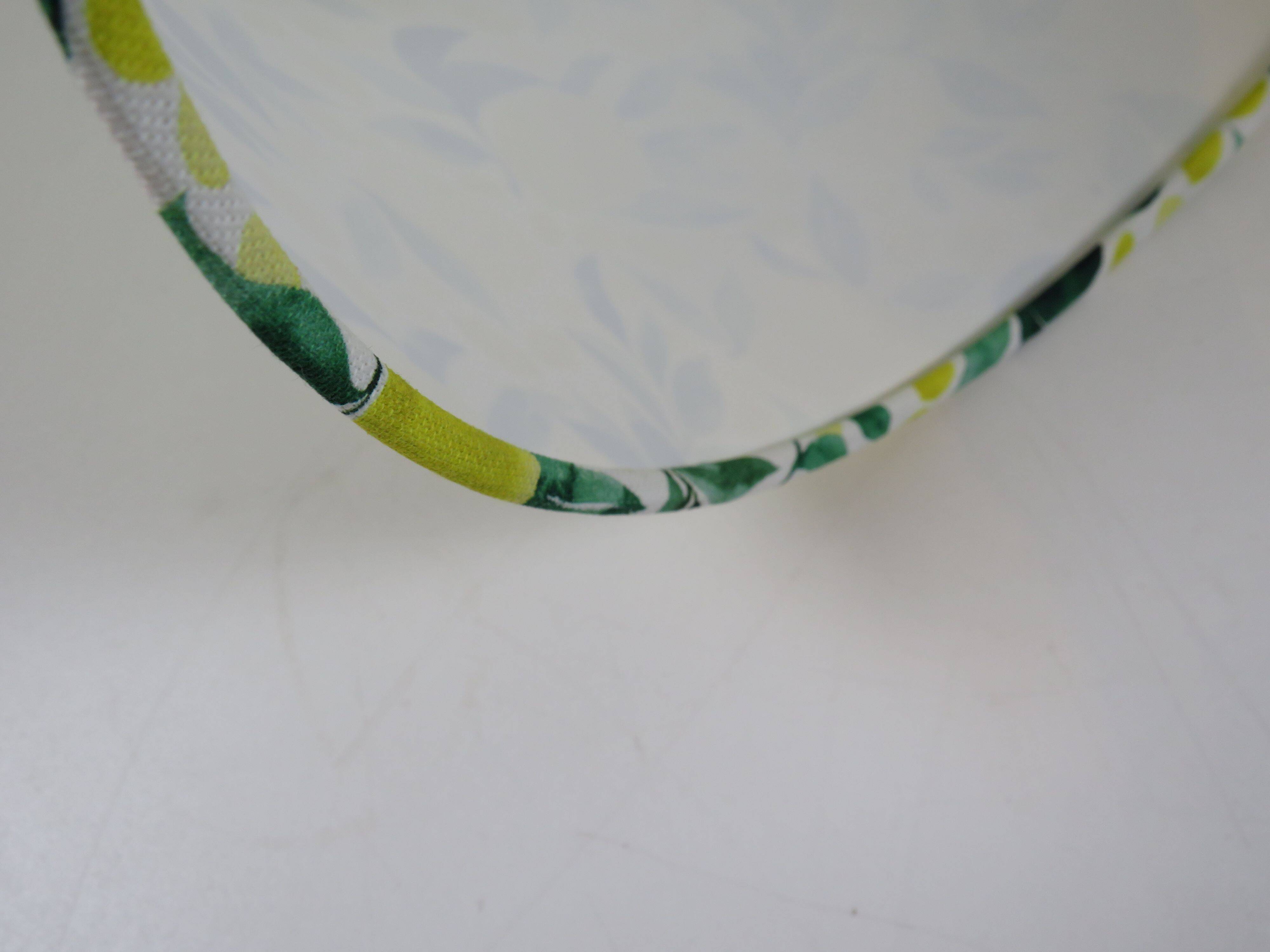 Lampe vintage en céramique blanche avec abat-jour citron, sur mesure