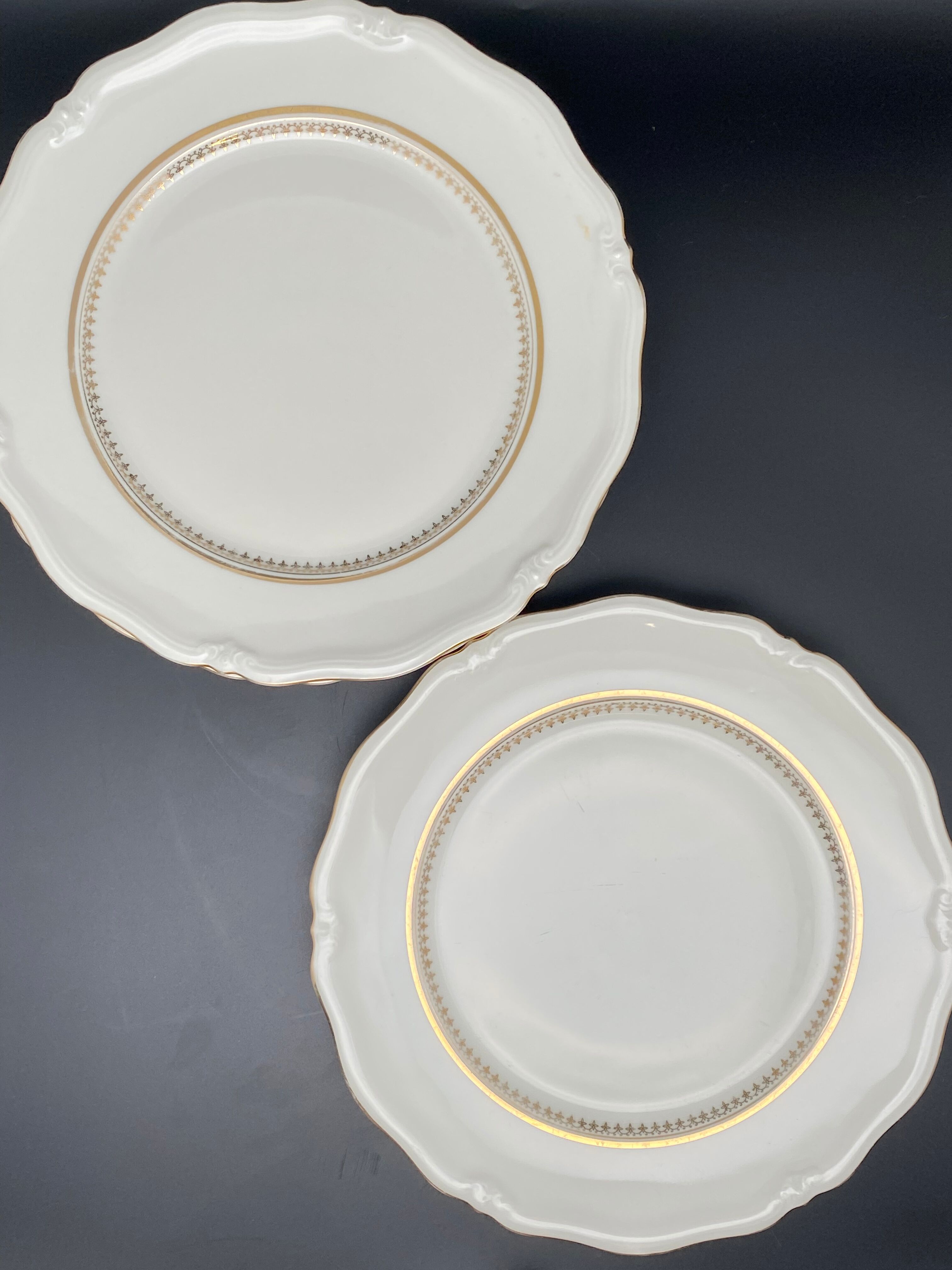Lots de 4 assiettes porcelaine liseré or