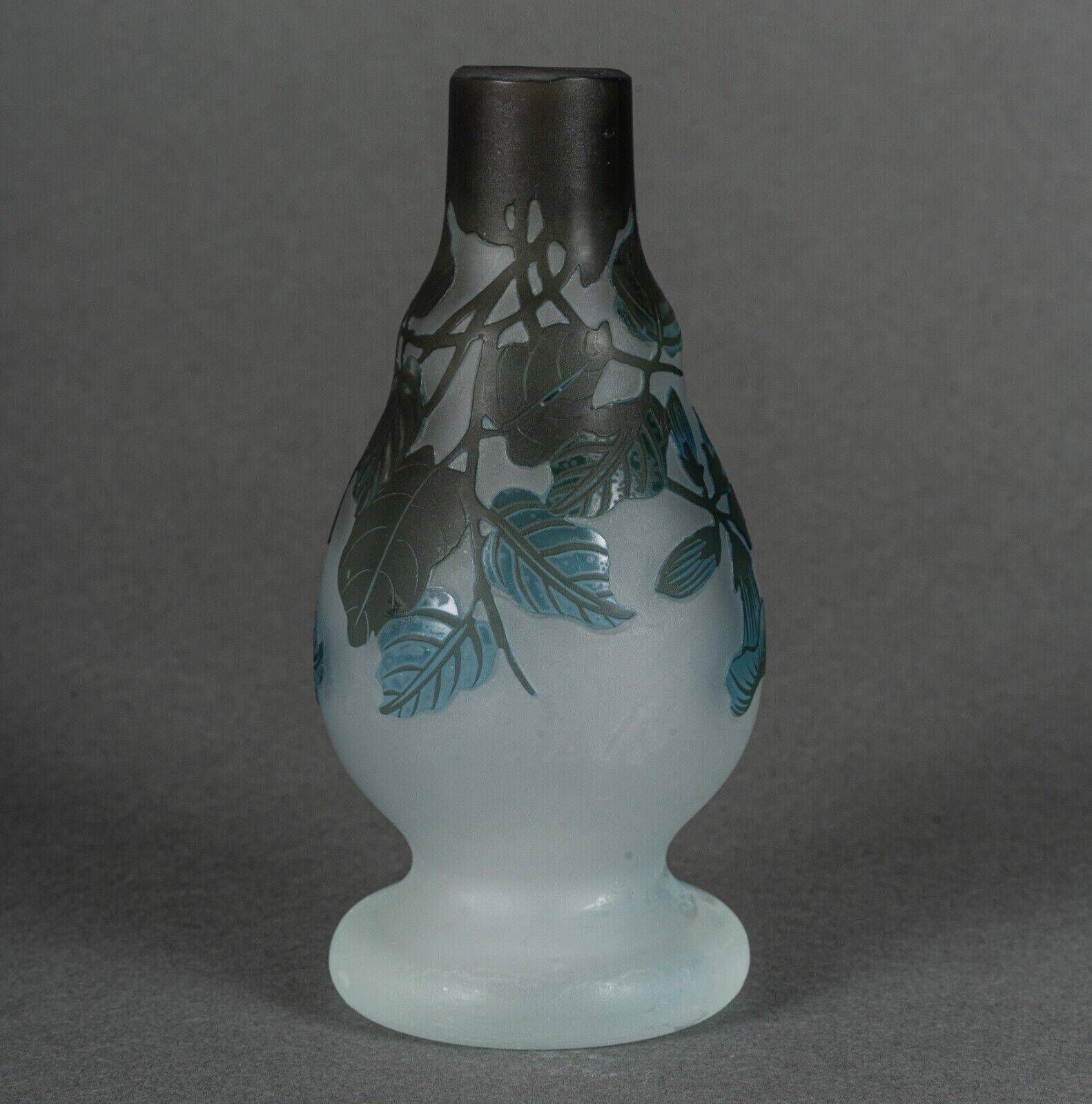 Vase in glass paste Muller Frères Lunéville foot shower floral decor