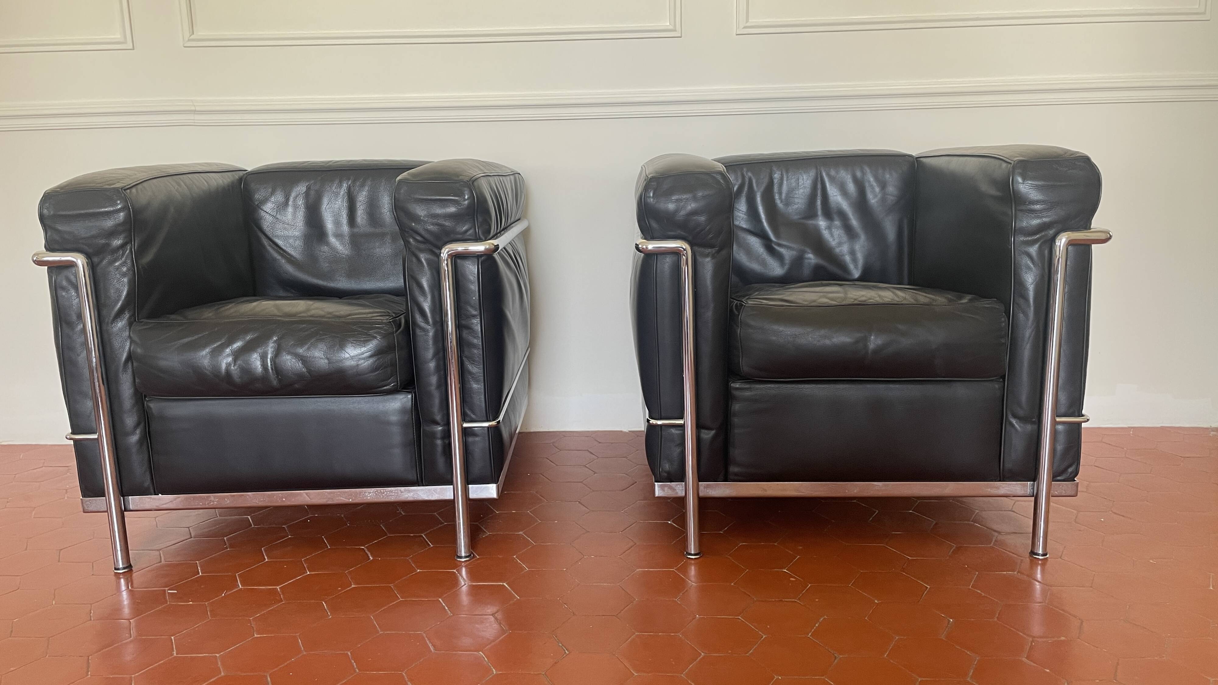 Pair of armchairs LC2 Perriand Jeanneret Le Cobusier Cassina edition