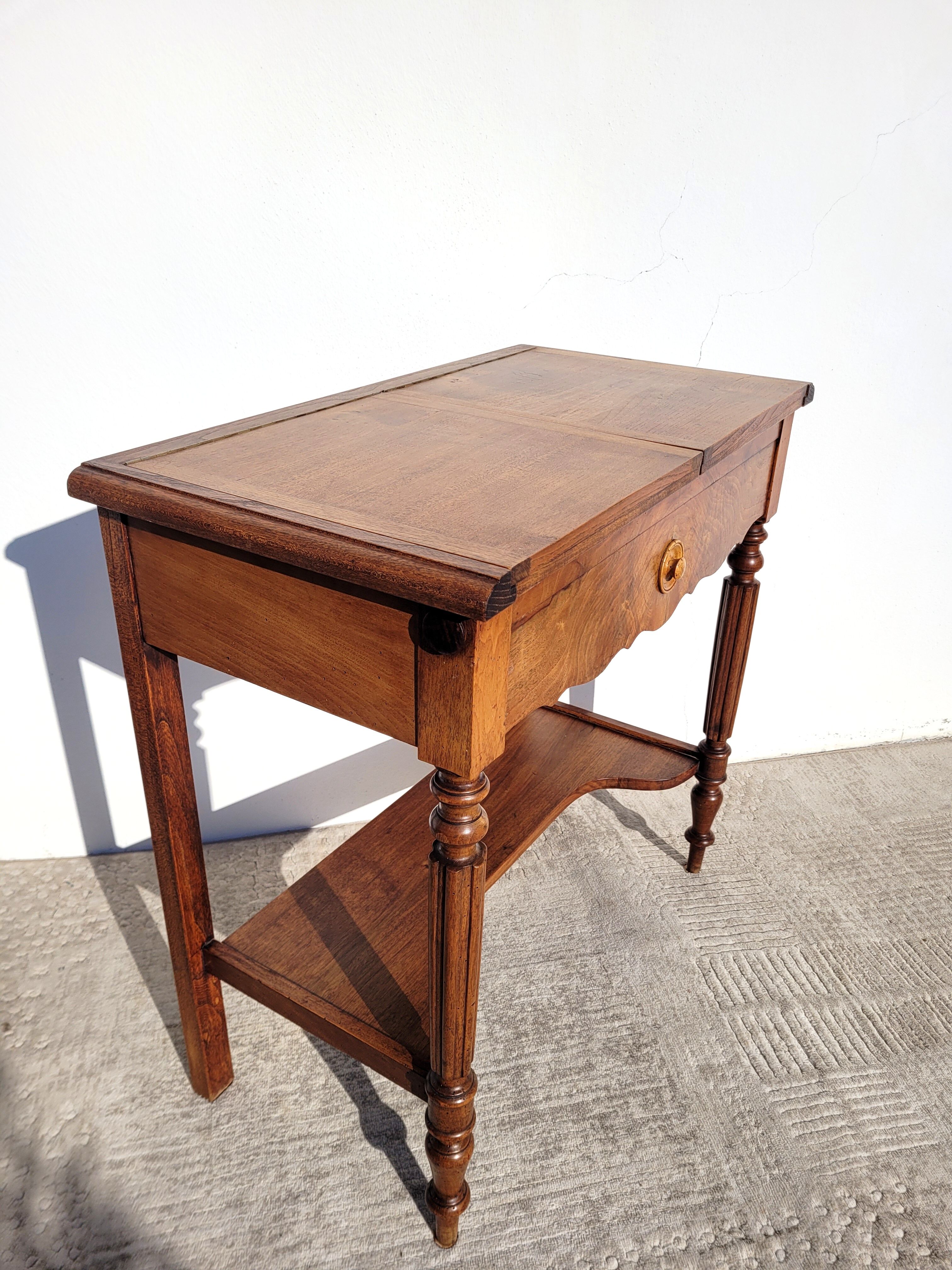 Meuble coiffeuse noyer Louis Philippe