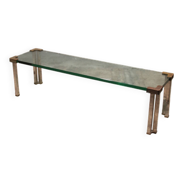 Table d'appoint élégante du milieu du siècle par Peter Ghyczy