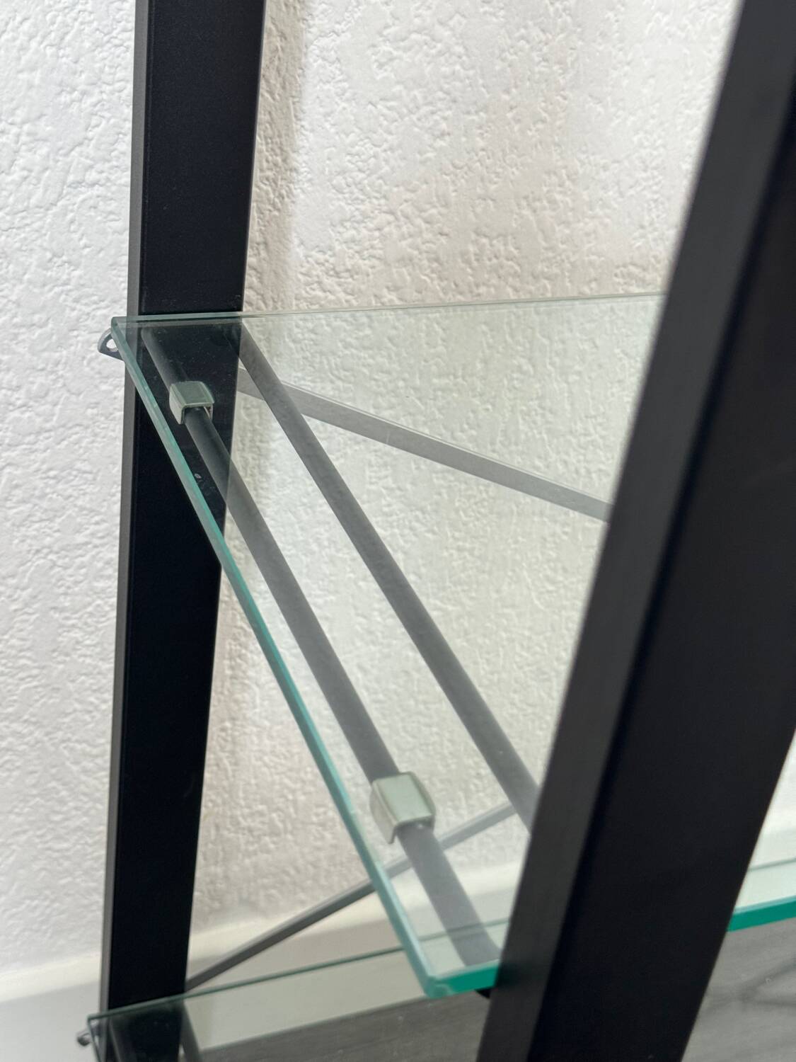 Étagère en verre et métal