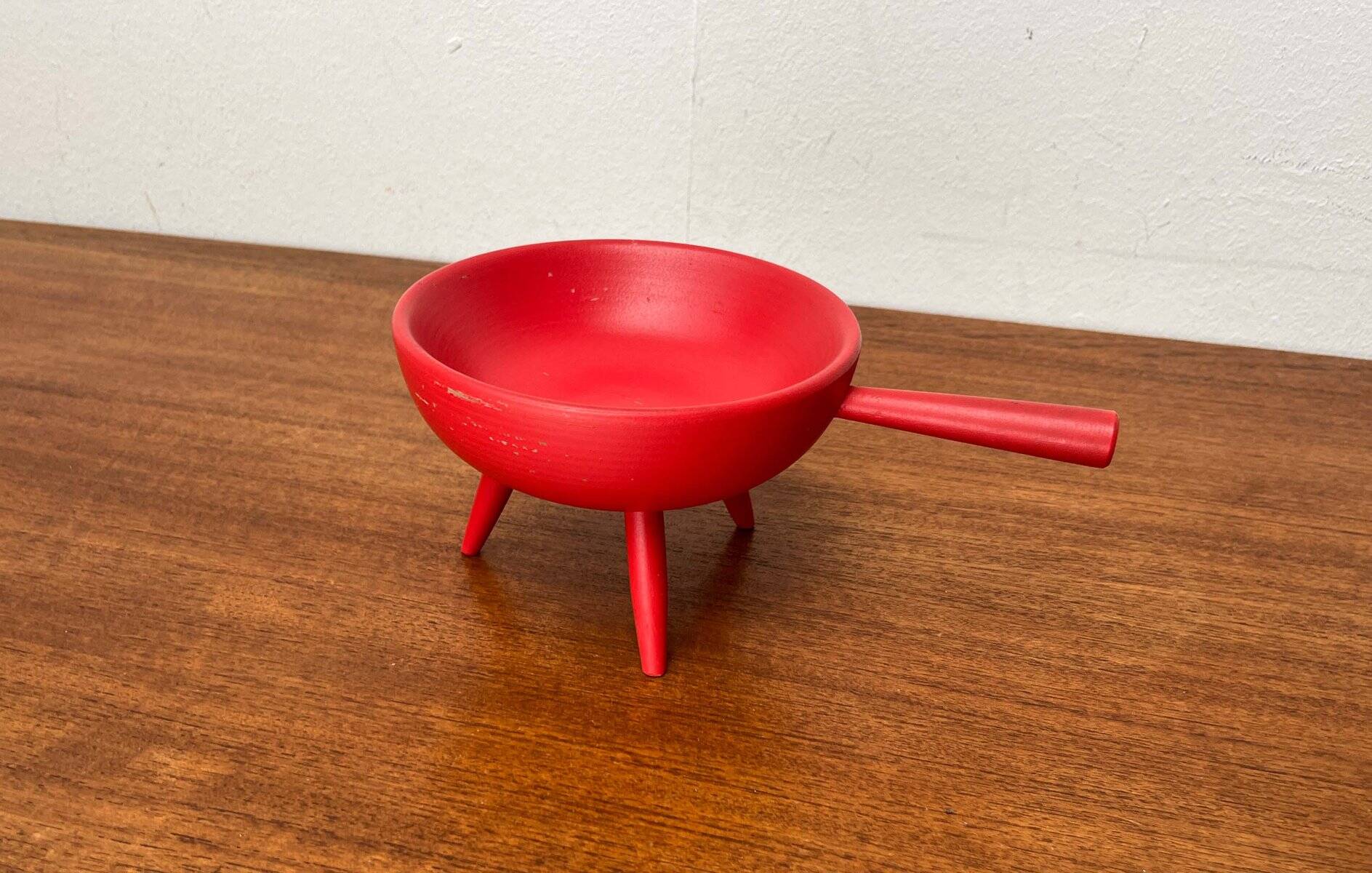 Mid-Century Modern Red Tripod Bowl in Wood from Paavo Asikainen, Finland, 1960s