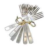 6 silver forks with a floral pattern